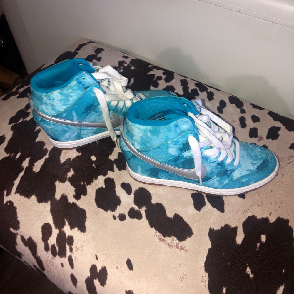 Nike wedge gym shoe, well kept worn once.